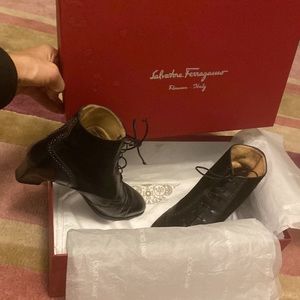 Authentic Salvatore Ferragamo boots good condition , size 7